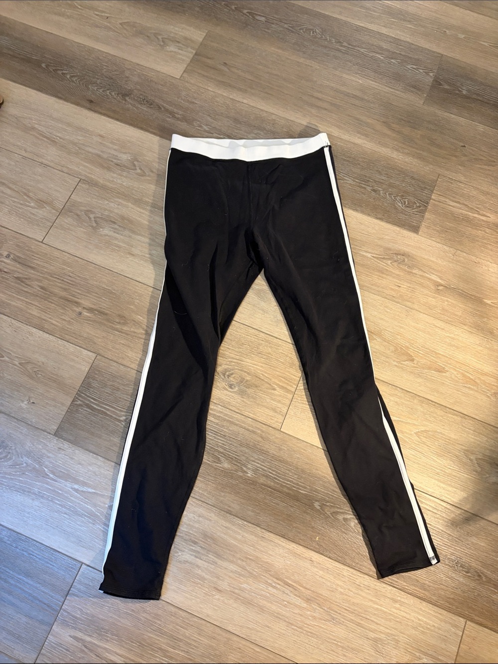 ALO Yoga Black Leggings with White Side Stripes